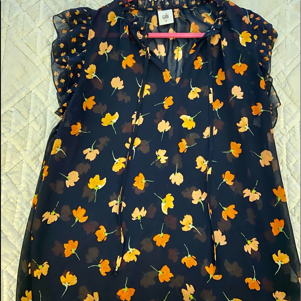 CAbi Spring blouse in excellent used condition